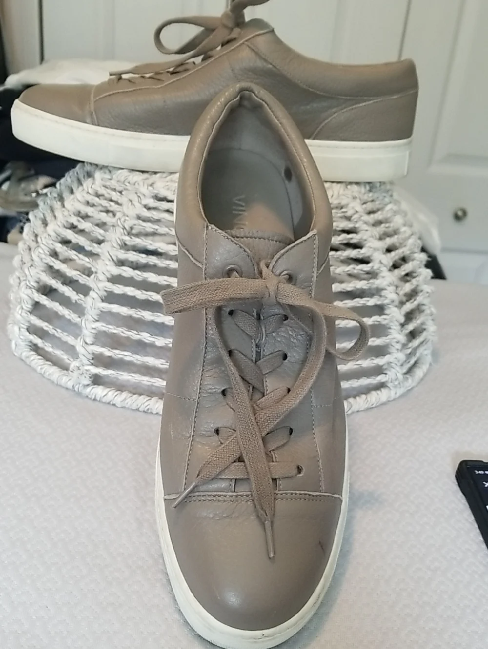 Vince Men's Leather Tennis Shoe US Size 10